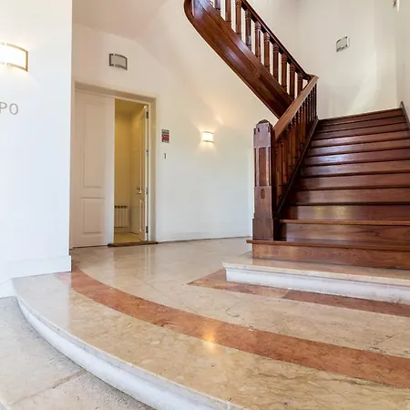 Lägenhet Beguest Palace