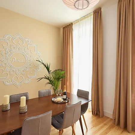 Beguest Palace Lejlighed *